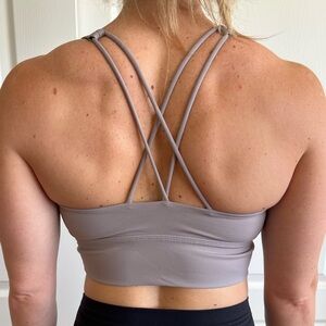Low-cut back Strappy activewear tank top